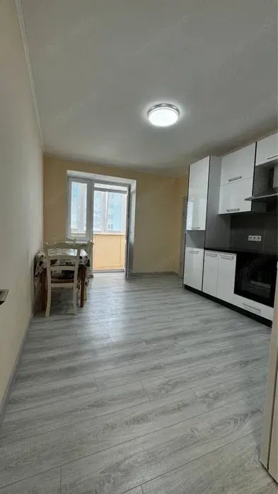 3 Camere de inchiriat zona Aparatori Patriei 