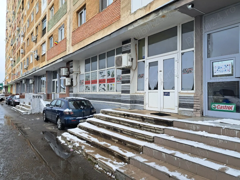 Închiriez spațiu comercial