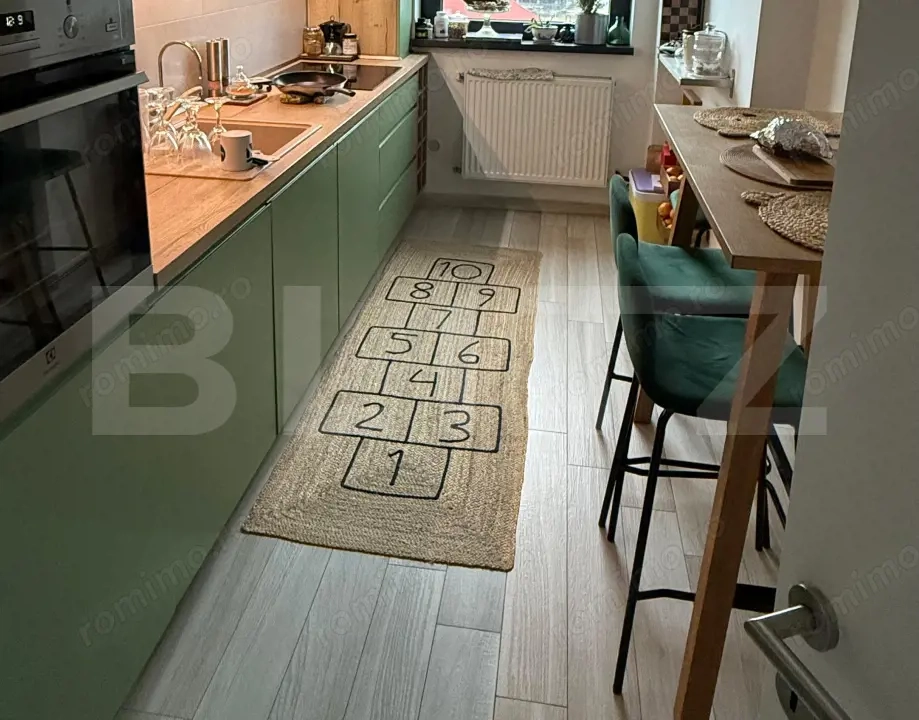 Apartament cu 3 camere, 84 mp, parcare subterana, zona - Tractorul