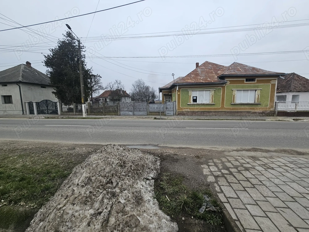 Casa cu teren 84 ari de vanzare