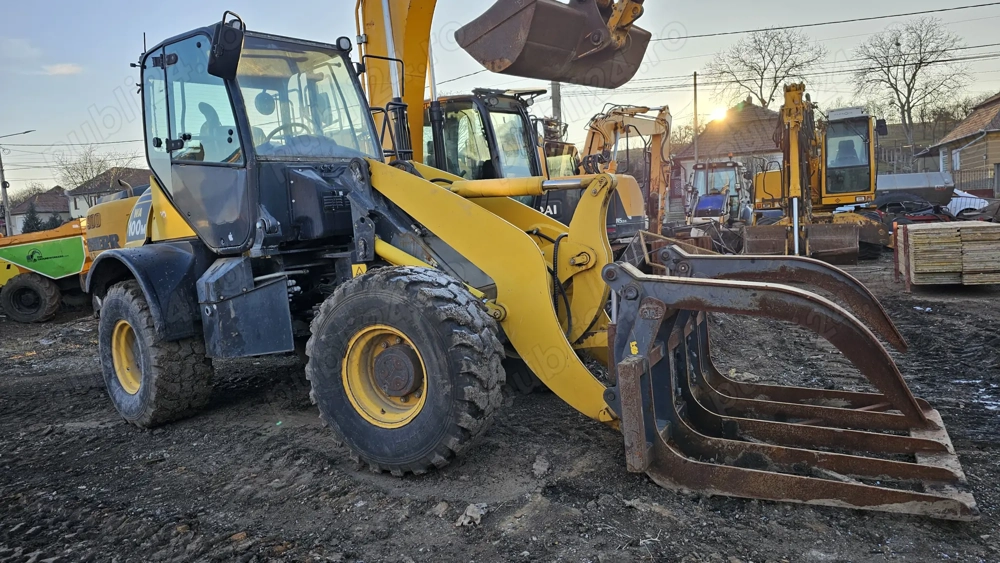 Încărcător frontal Komatsu WA 100 M