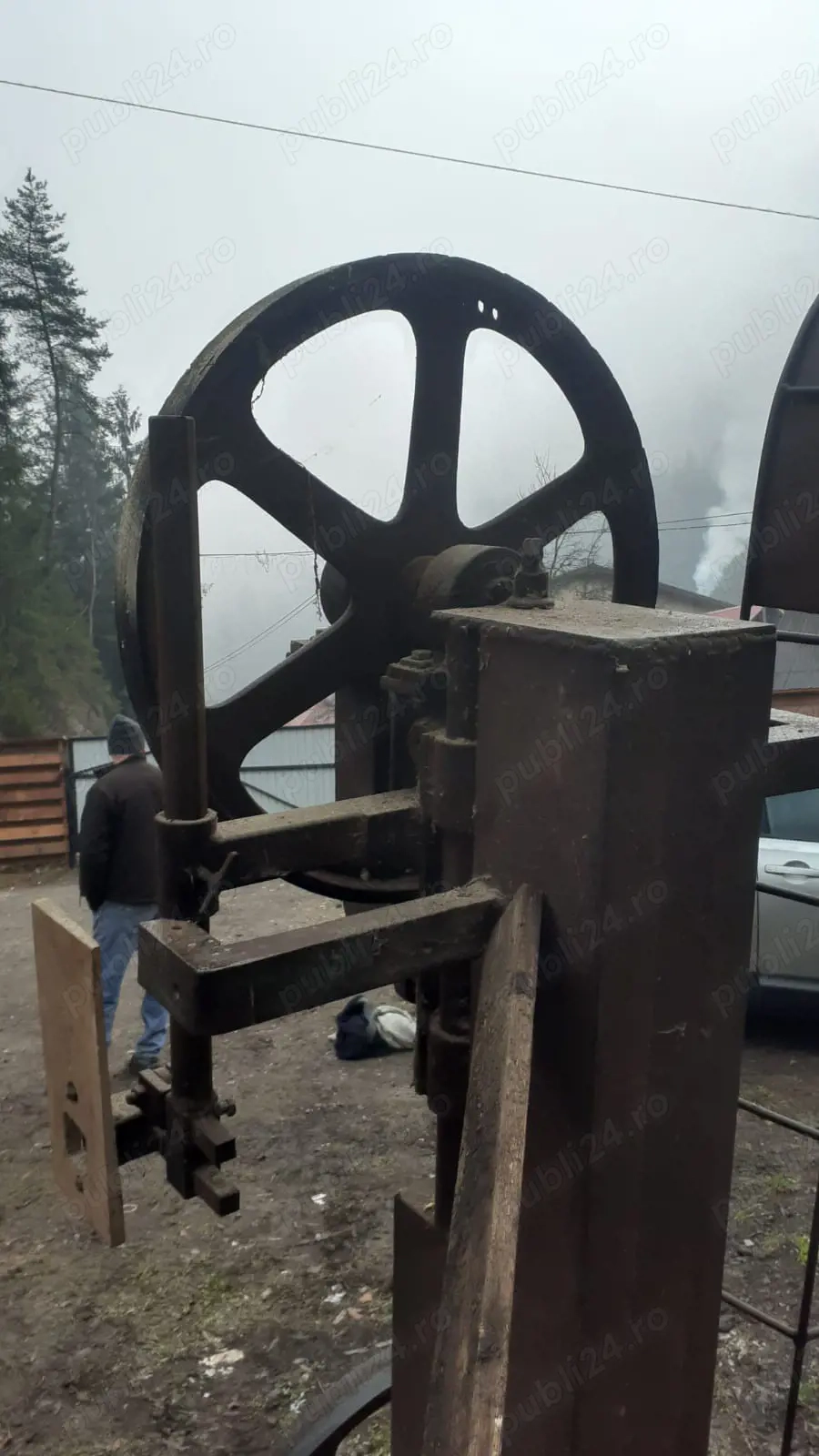 Fierăstrău Panglică (Banzic)