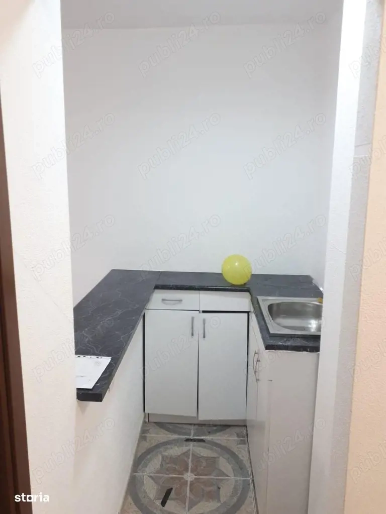 Închiriez garsonieră 