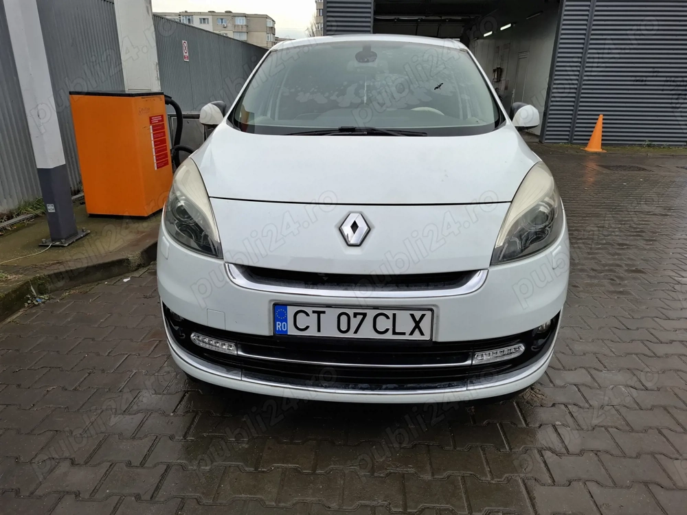 Vand Renault Grand Scenic 2012 proprietar