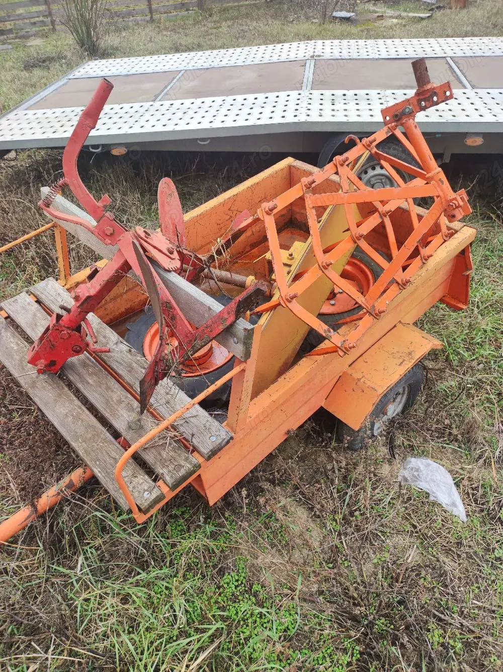 Vand plug,grapa,lama de zapada si remorca motocultor