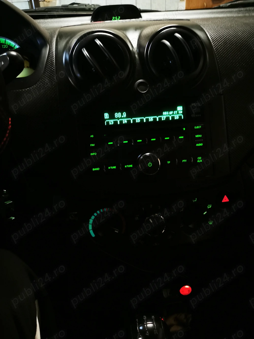 Vând Chevrolet Aveo