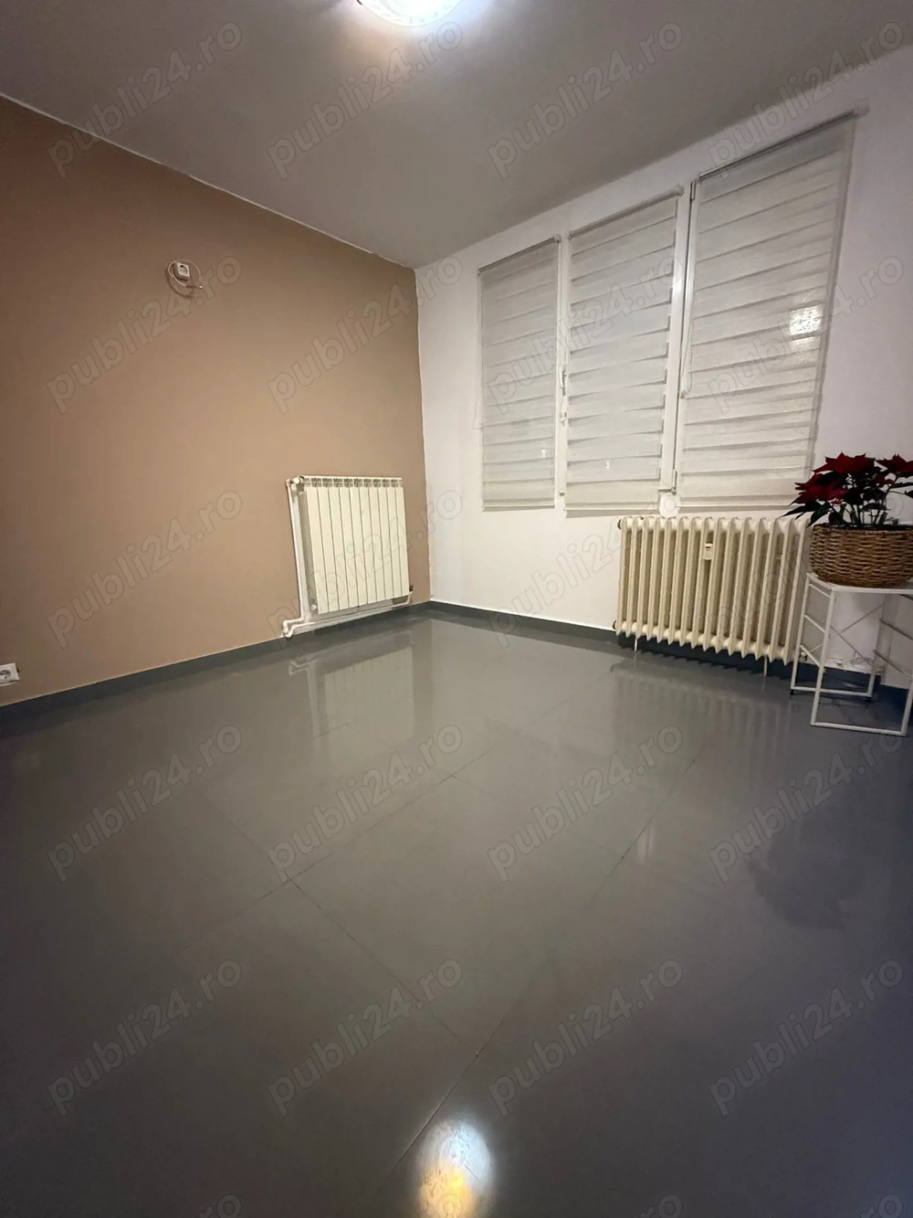 Inchiriere camera cosmetica