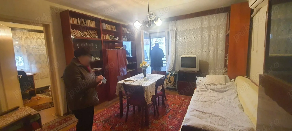 Apartament 3 camere, decomandat, de vânzare   zonă ultracentrală, Hunedoara (Centrul Civic)