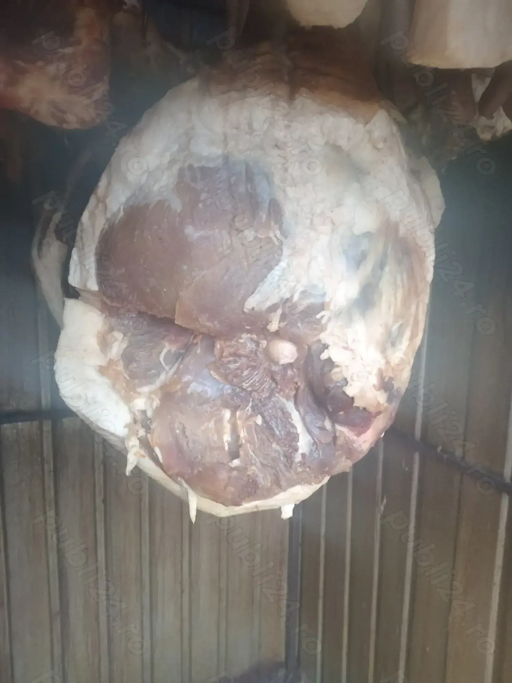 vînd soancâ afumatâ si slăninâ.