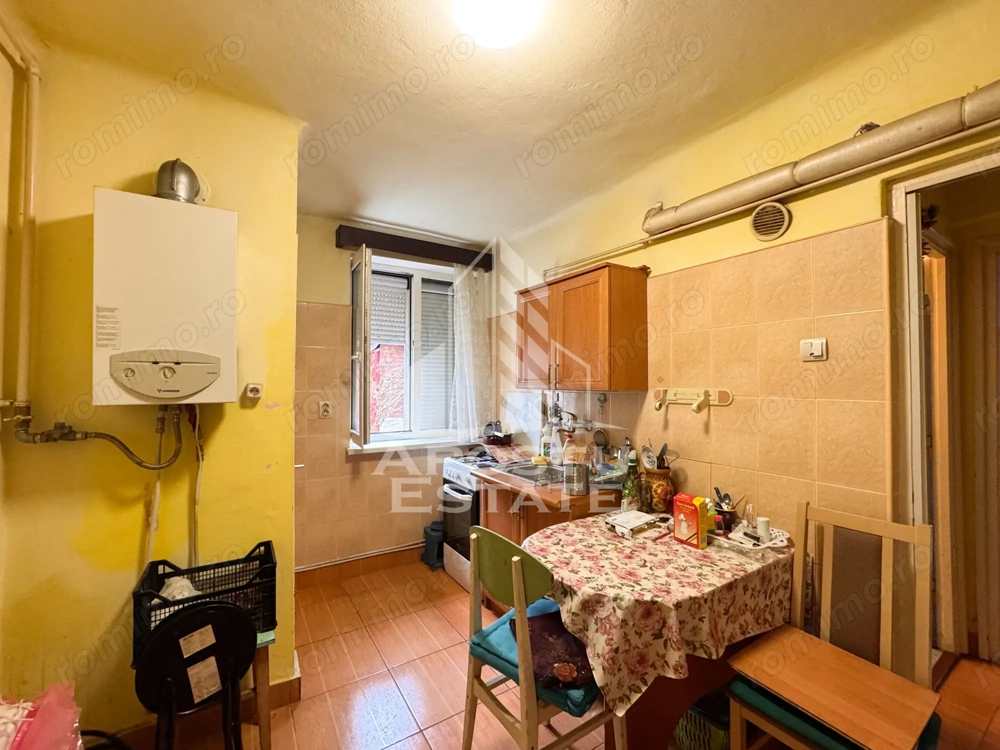 Apartament cu 1 camera, 30mp, decomandat, Zona centrala in Hunedoara