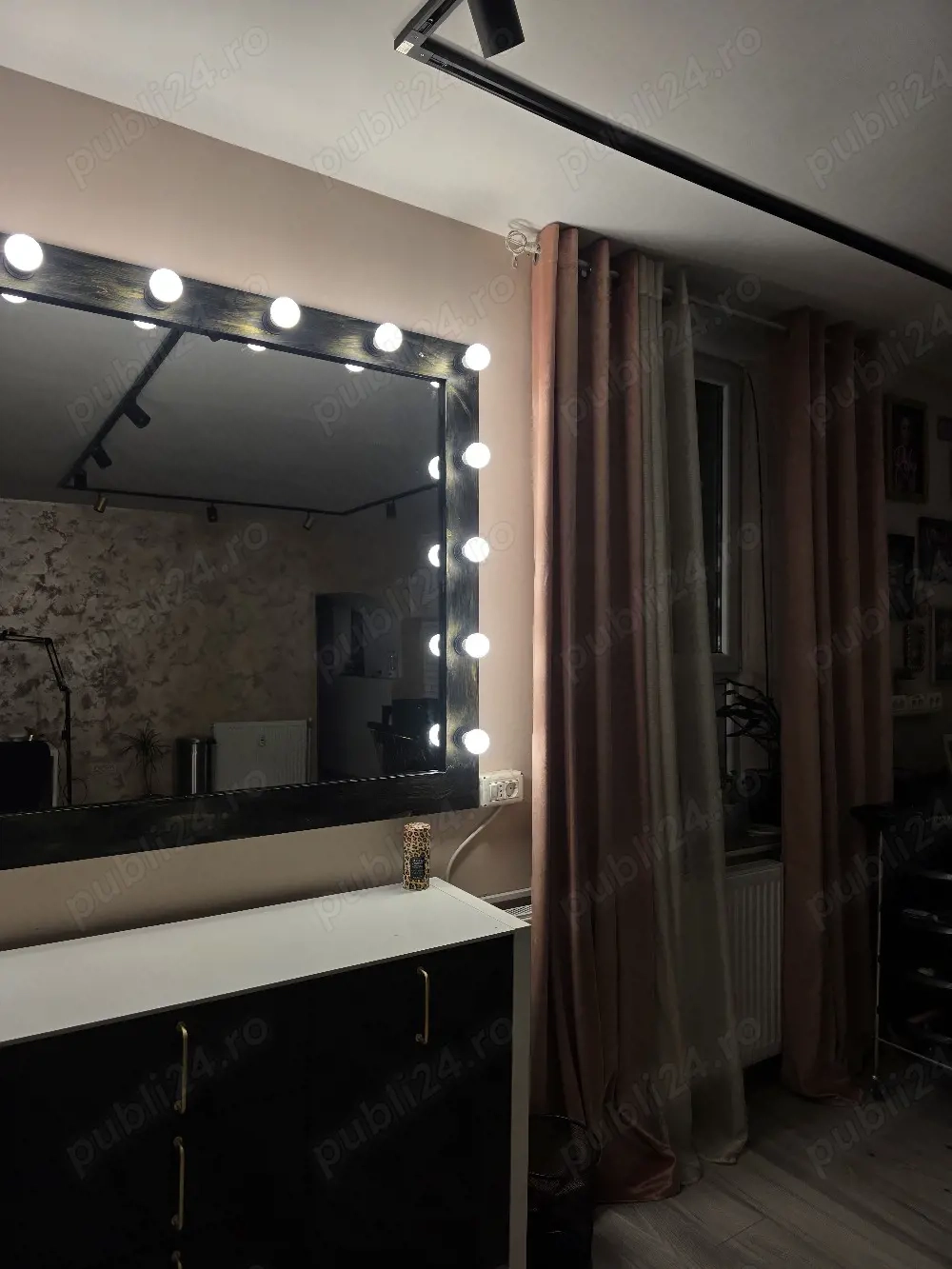 Închiriez post de make-up