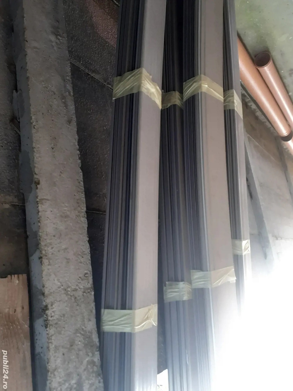 Vand 70 buc placi plastic gri