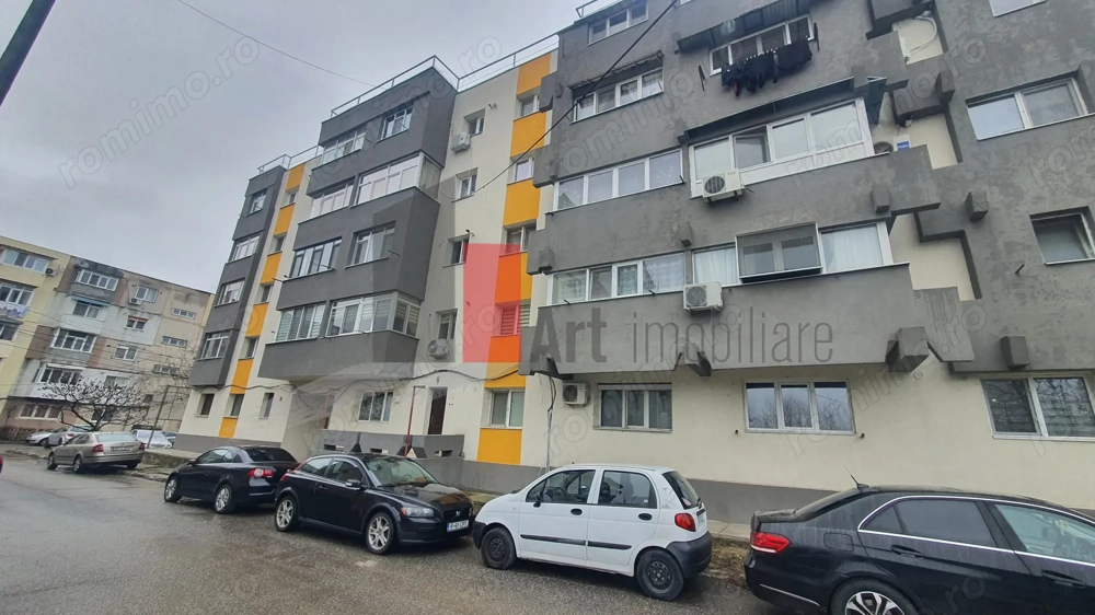 Ap 4 cam Giurgiu decomandat, parter