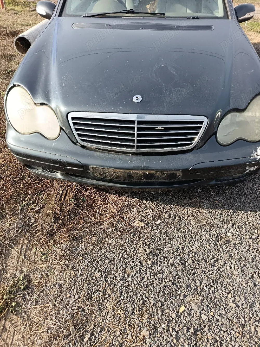 vând piese pentru Mercedes 