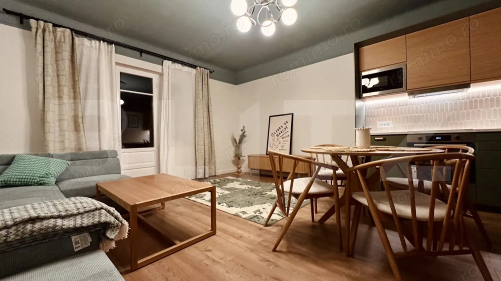Apartament Universitate - Centrul istoric, 3 camere, 2 bai, totul nou