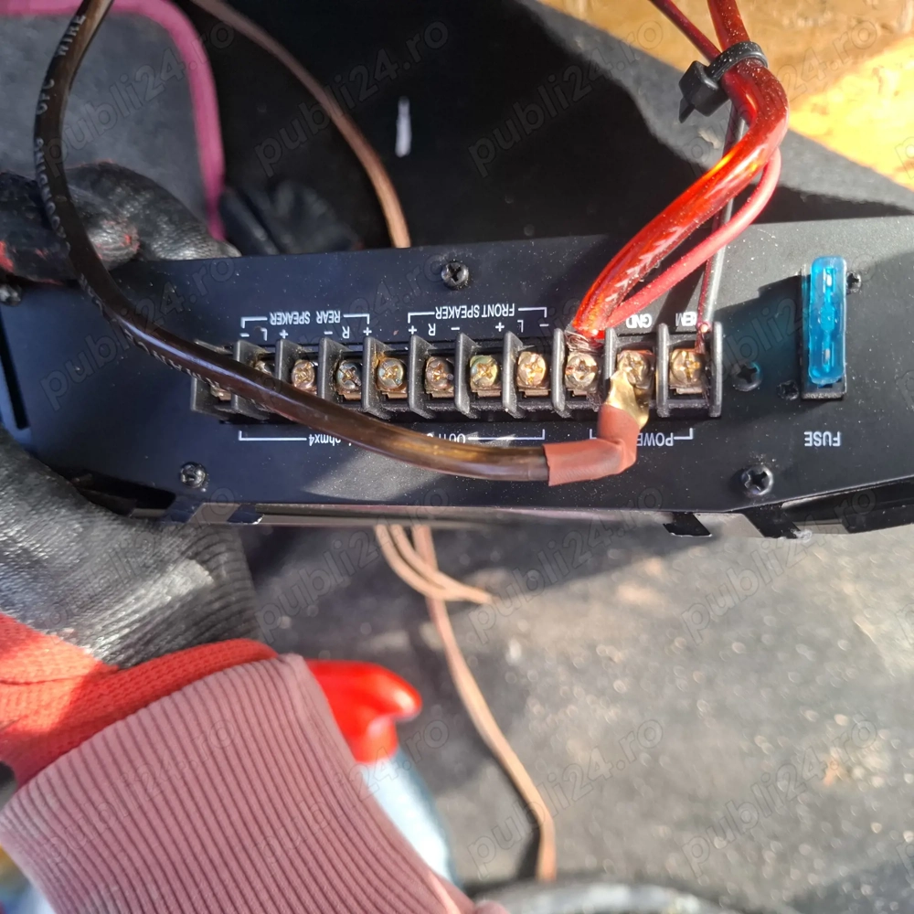 Vând subwoofer auto 