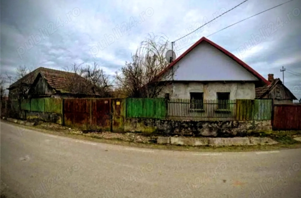 Vand teren + casa demolabila in Cefa