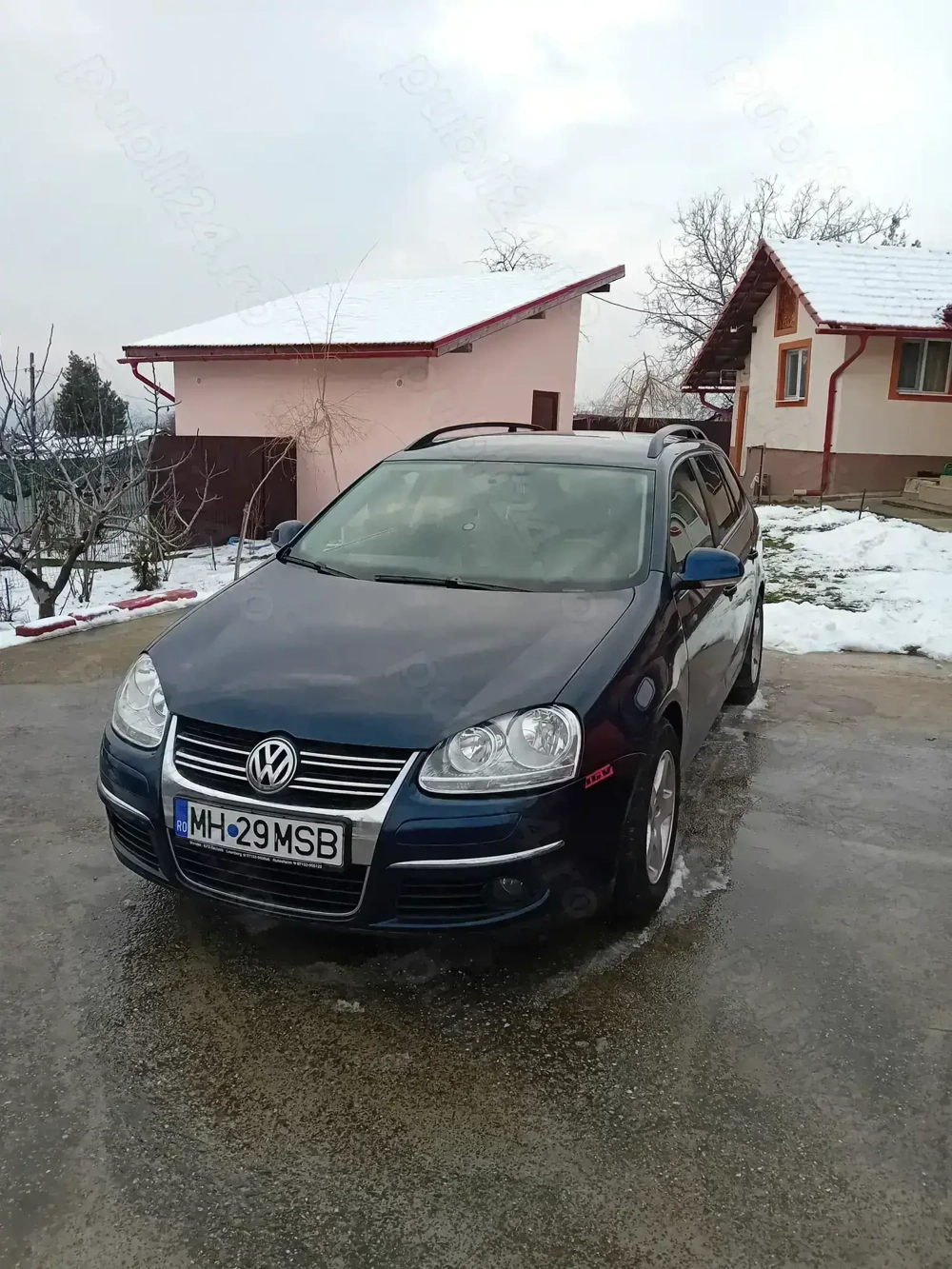 Vand vw.golf 5 variant sau schimb cu  SUV ofer diferenta