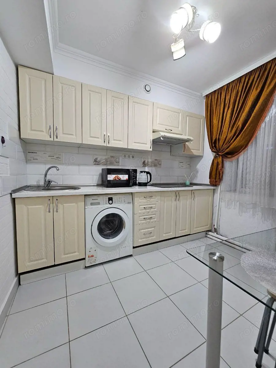 De inchiriat garsoniera in zona Aradului