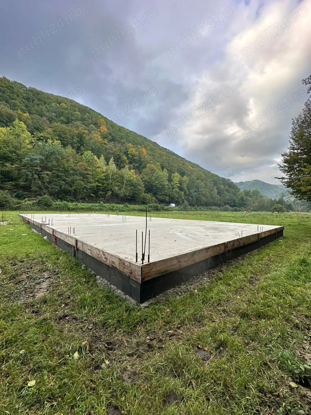 teren de vanzare ideal pentru pensiune, camping, etc.