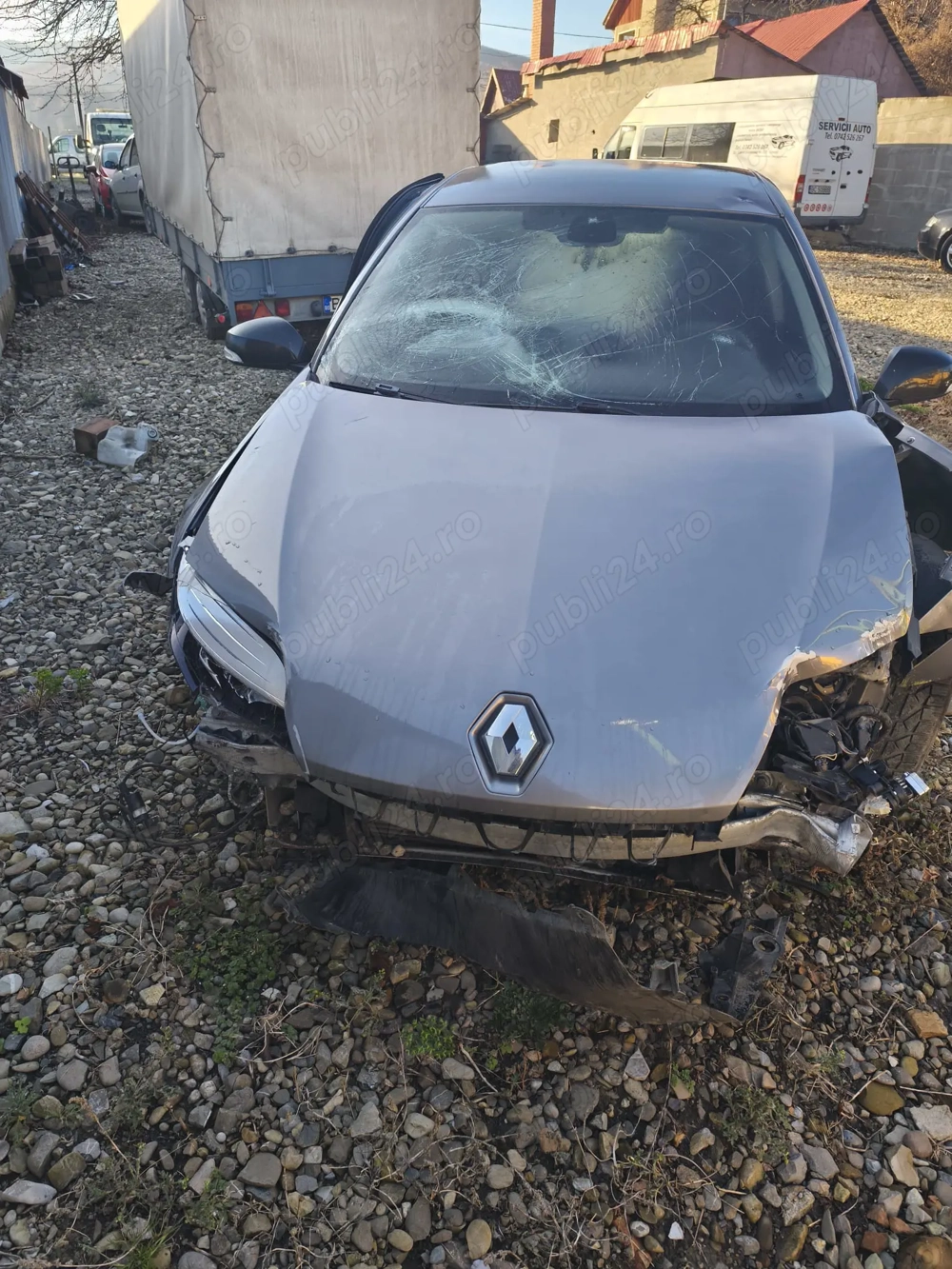 Renault Laguna 3 Avariată - 2.0 dCi, 175 CP, Bose, Cutie automată