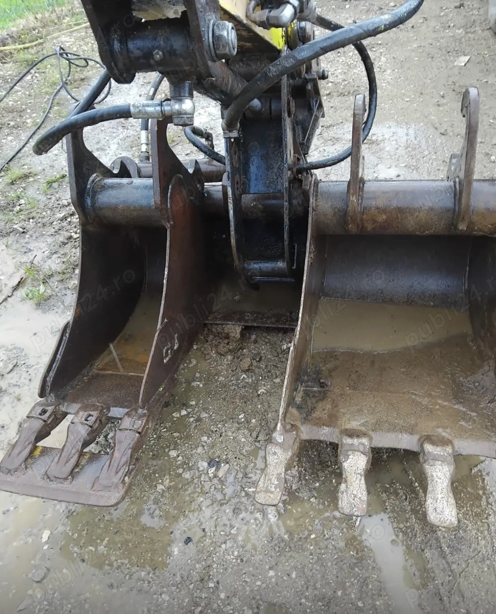 Miniescavador Yanmar Vio 17