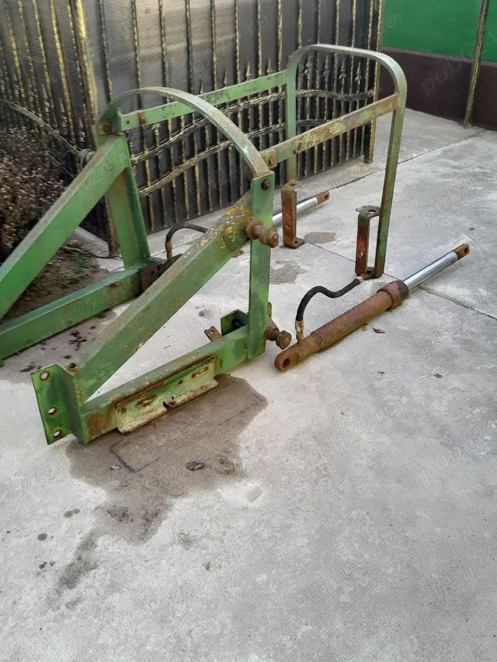 Suport incarcator frontal 