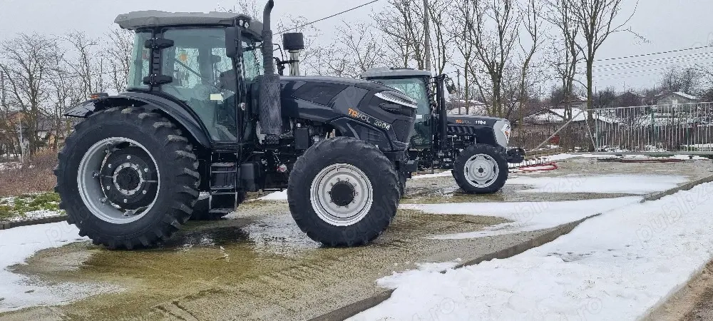 Tractor  nou  Tavol