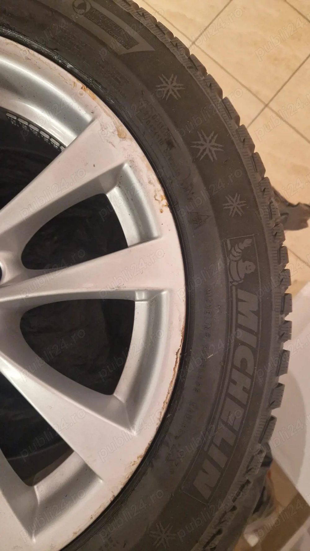 Roti aliaj cu anvelope de iarna pentru bmw