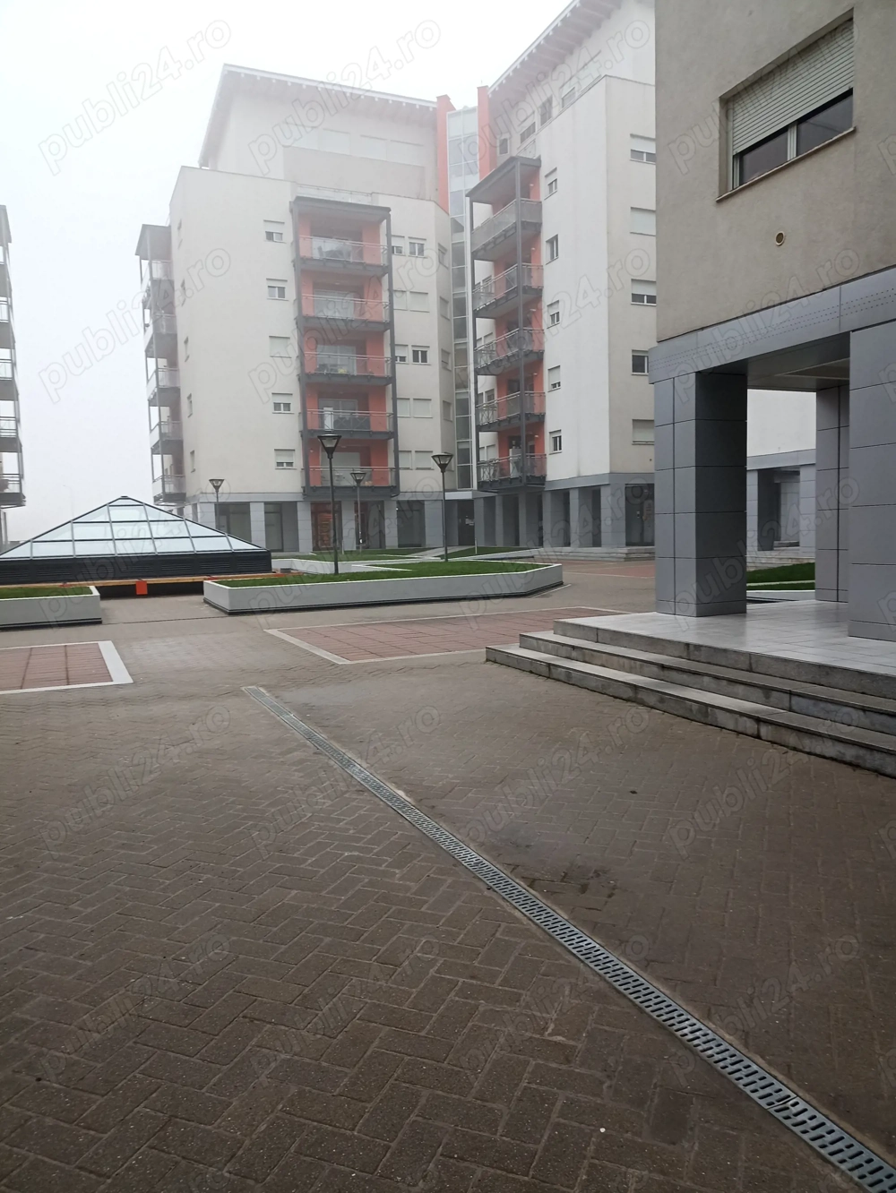 Oportunitate investitie .Spatiu comercial Complex Ring