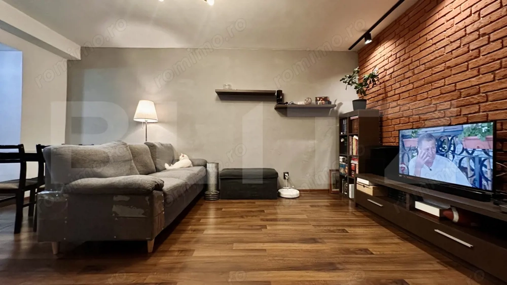 Apartament renovat, etaj 1, 2 camere, Rogerius 