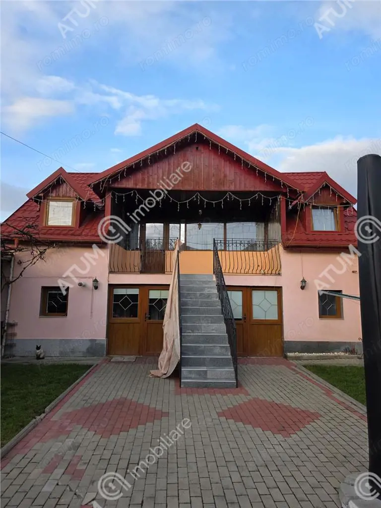 Apartament cu 3 camere decomandate la casa cu curte zona Trei Stejari
