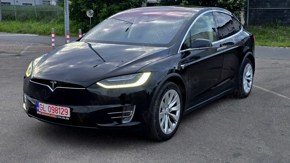 Tesla Model x An  2017  100 kw  baterie awd