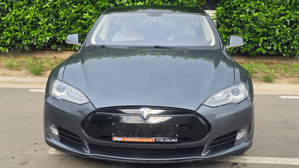 Tesla Model s 85 an 2014  incarcare Gratuita pe viata