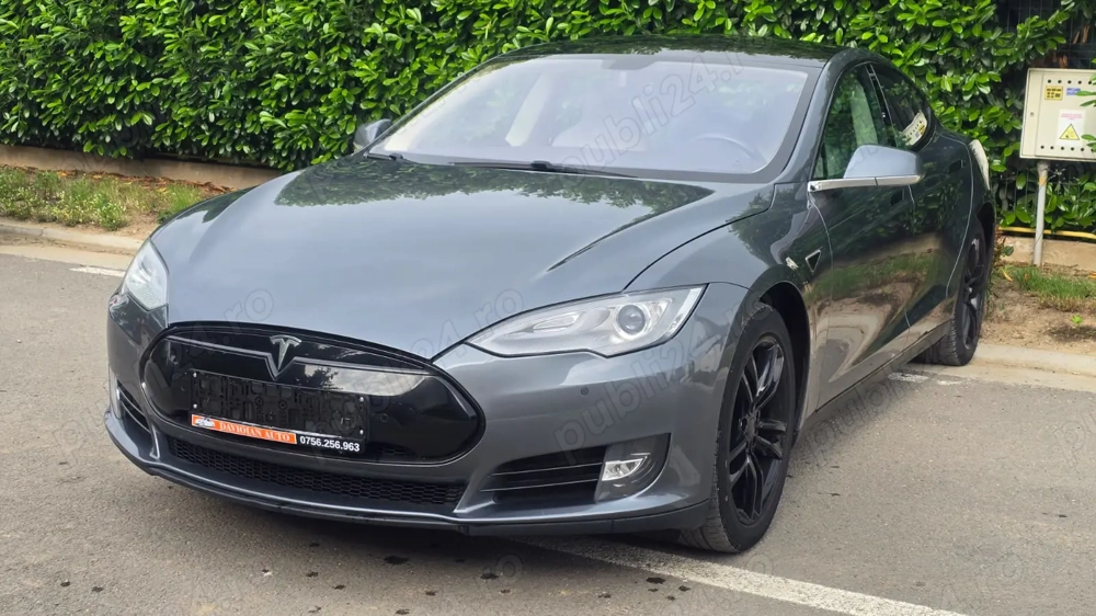 Tesla Model s85  an 2014  Free Supercharge  240000 km