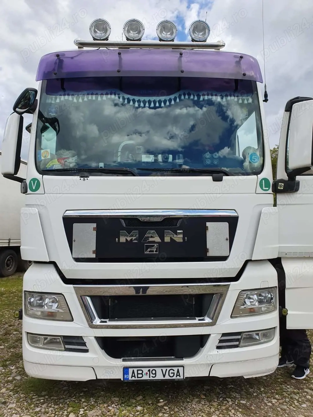 vand sau schimb  2 capete tractor MAN tgx si tga mega 