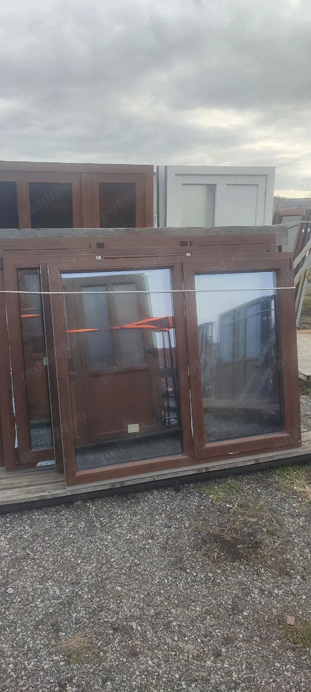 Depozit termopane noi și second hand cel mai bun preț