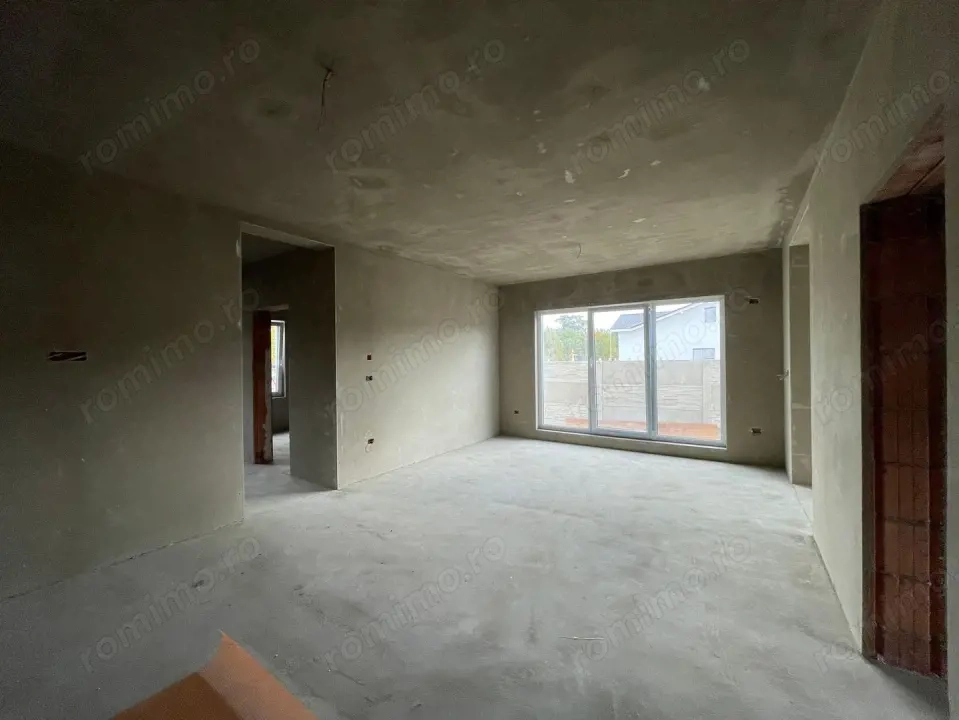 Duplex 3 camere separat prin CT Mosnita Noua