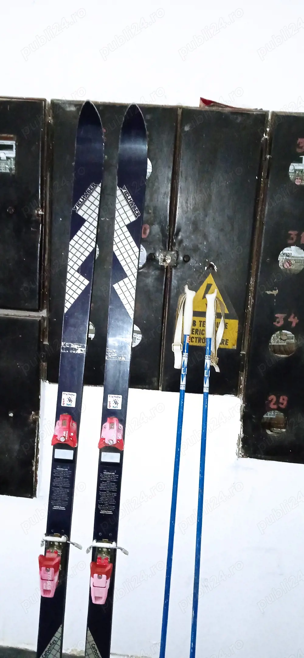 Skii de vinzare