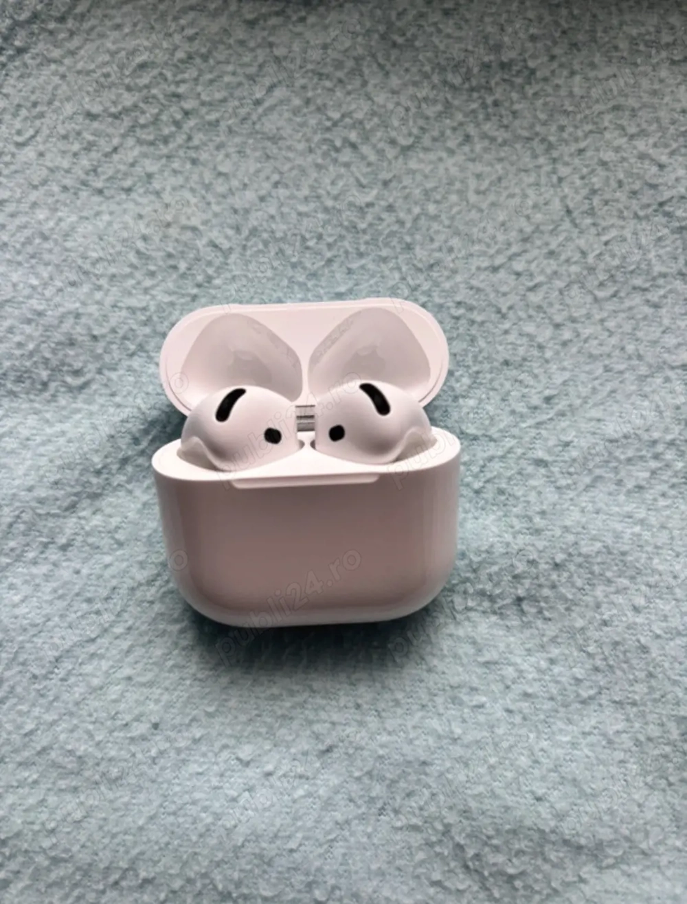 Vând căști Apple AirPods 4 modelul standard