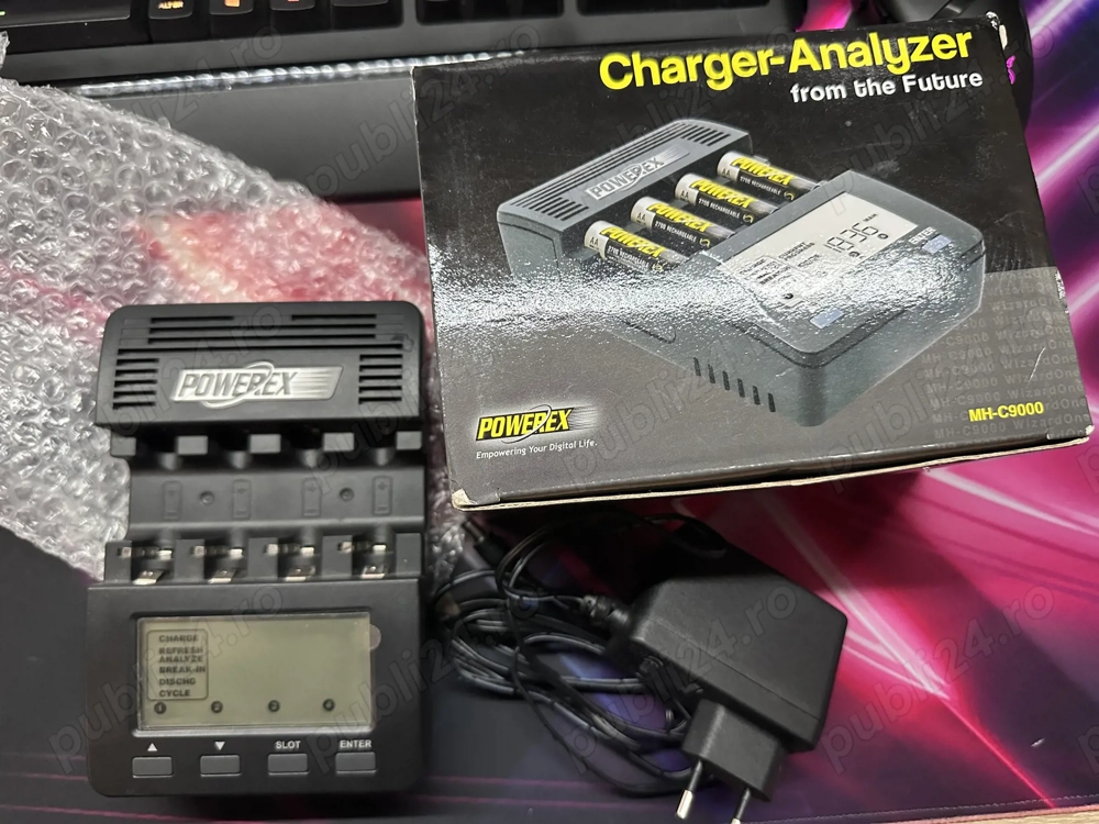 Charger analyzer incarcator acumulatori Maha Powerex MH-C9000 