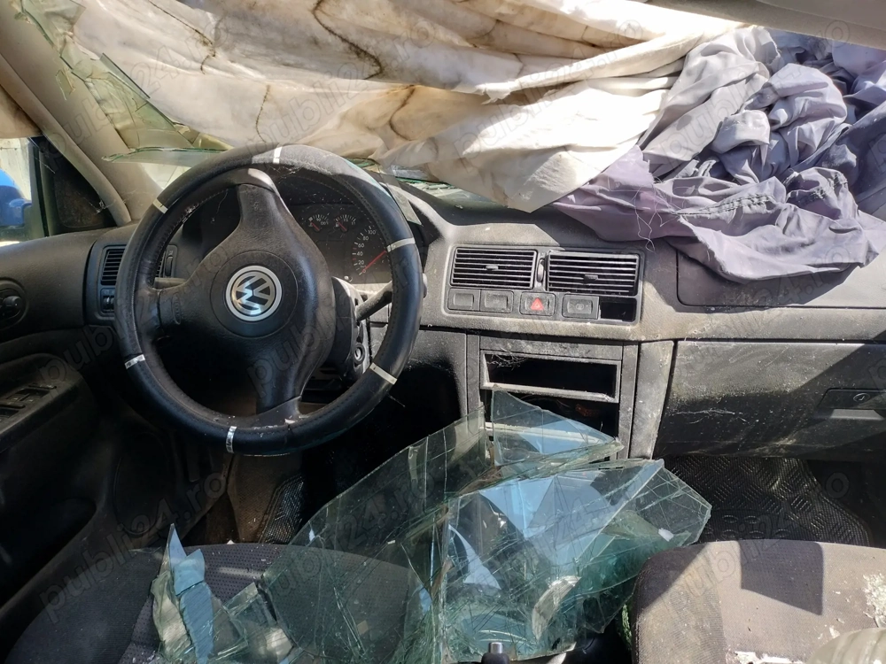 Golf 4 1.6 benzină pt piese
