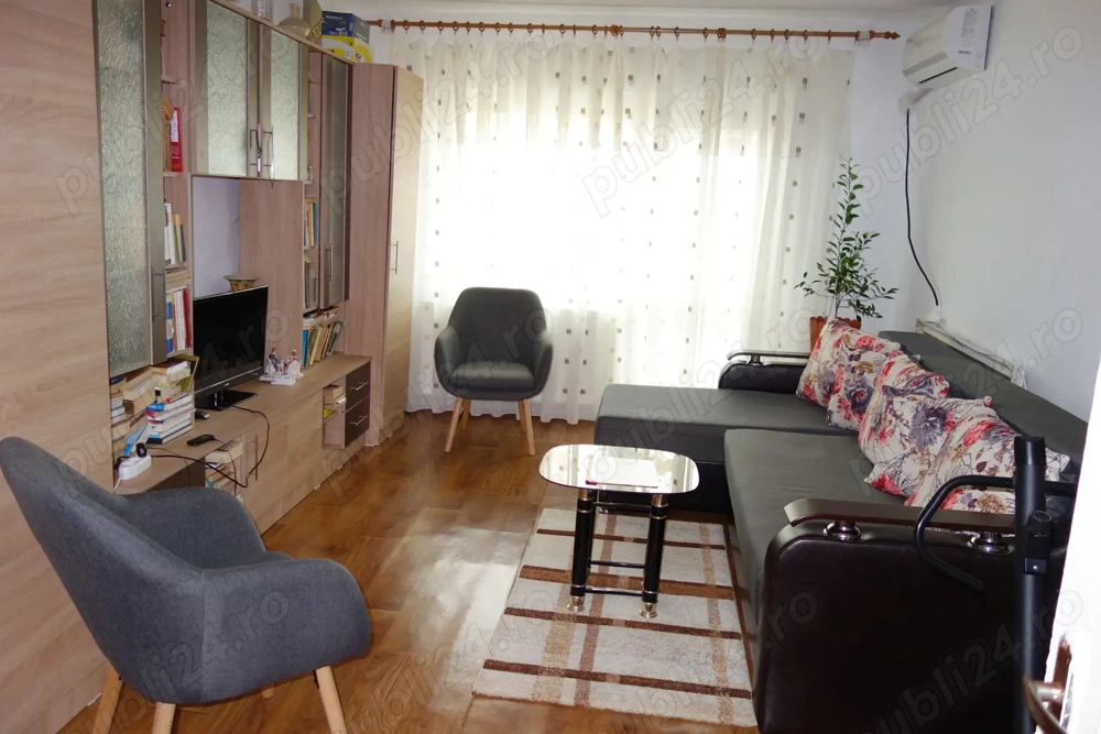 Apartament 3 camere, 2 bai, decomandat, central, langa piata Strada Popa Sapca