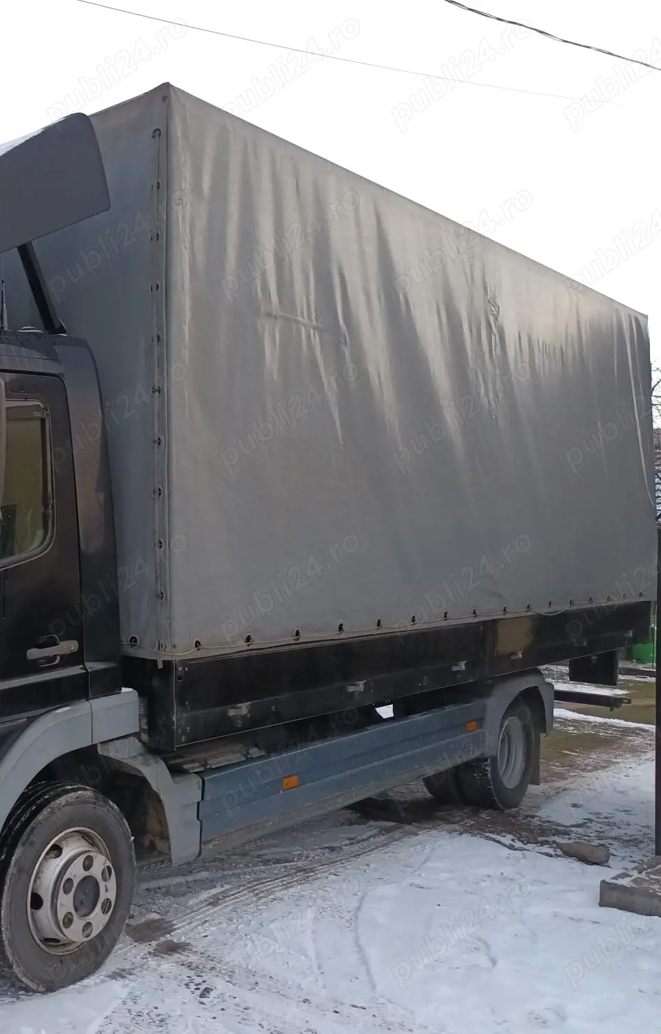 Bena fixa cu obloane si prelata Mercedes-Benz