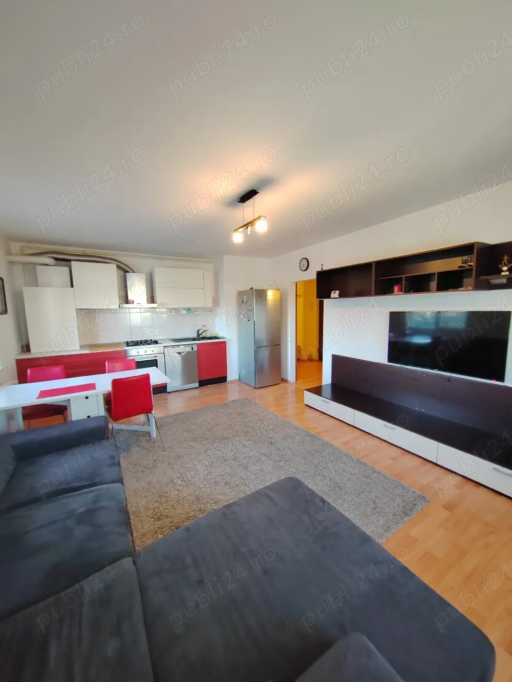 Vând apartament cu 3 camere decomandat în complexul rezidential Banu Construct 