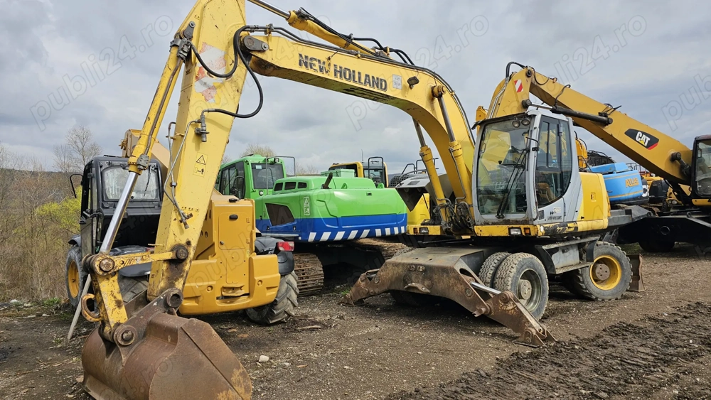 Excavator pe roți New Holland MH Plus