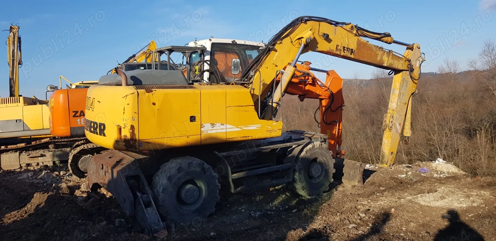 Excavator pe senile Liebherr 904 C