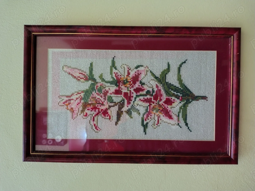 Vand tabloul goblen in cruciulita cusut manual"Crini imperiali'.