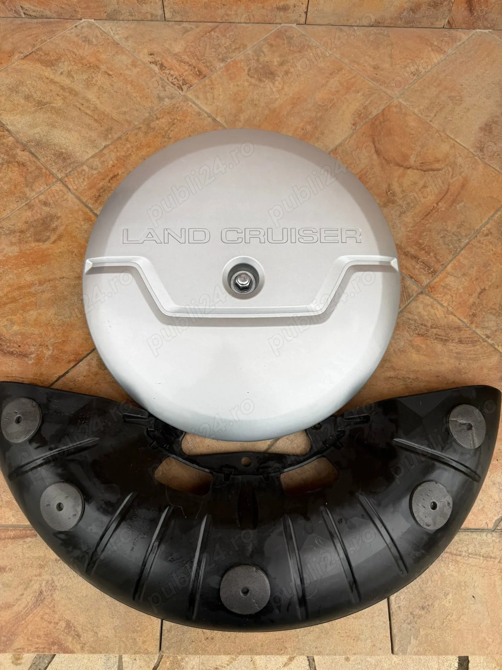 Capac Roată Rezervă Original Toyota Land Cruiser J120 / J150 – Argintiu