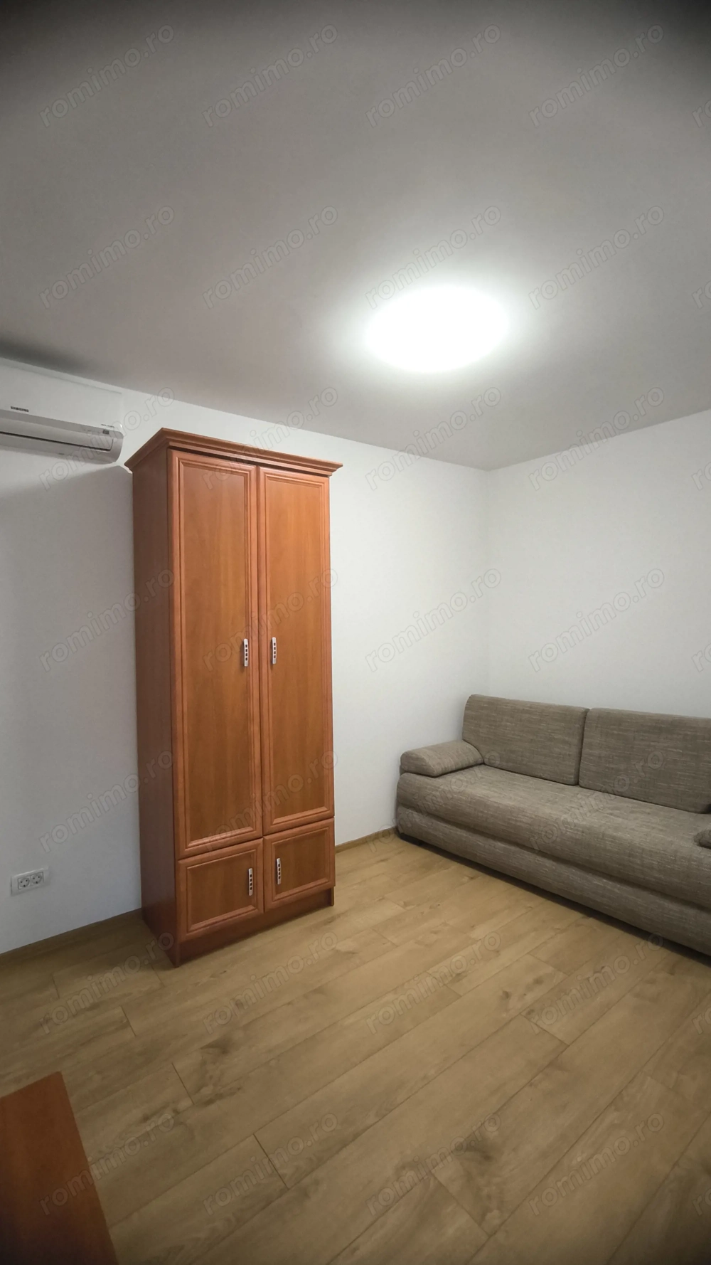 zona Ronat, apartament la vila, totul nou, centrala, clima, parcare privata